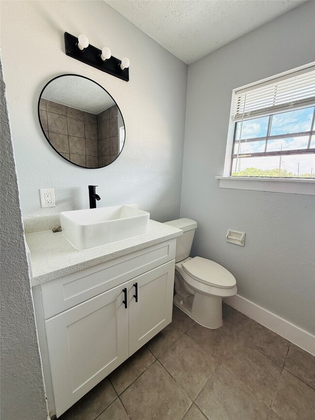 Photo - 1125 Ann St Unit 13
