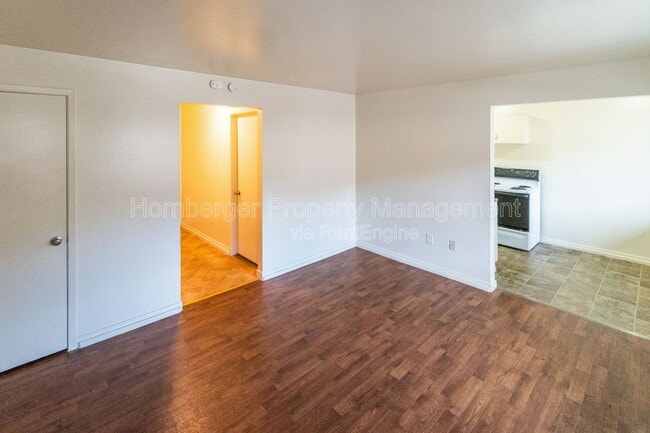 Photo - 728 W Maxwell Ave