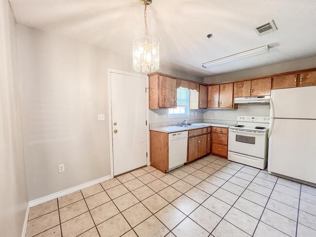 Photo - 224 Runnymeade Dr