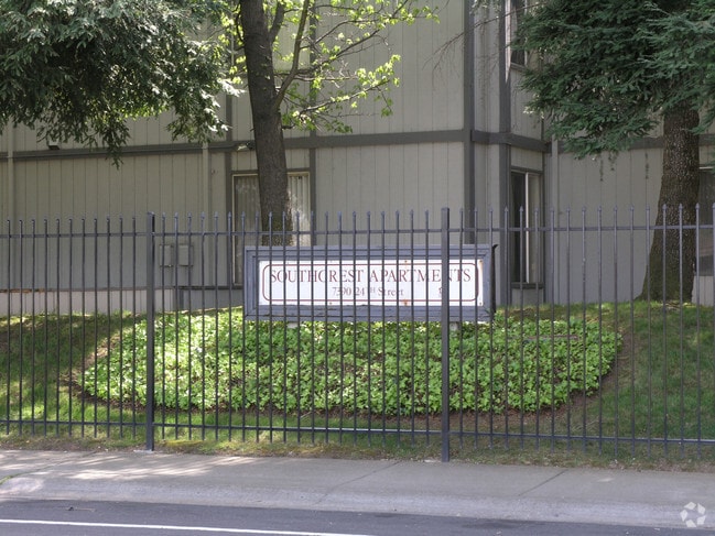 Photo - Southcrest Apartments