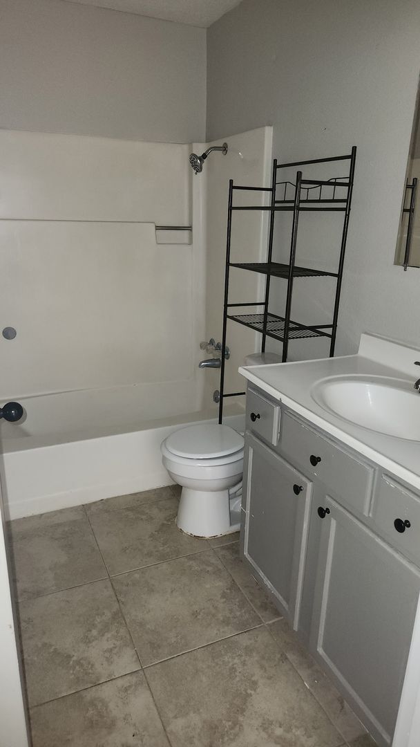 Photo - 106 Lois St Unit #27