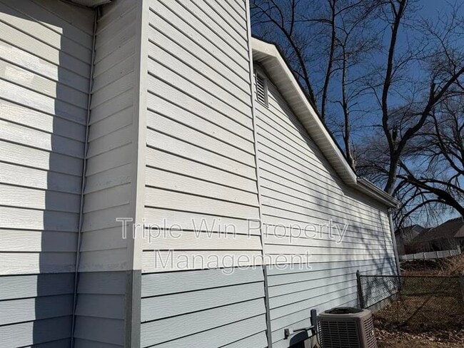 Photo - 330 S St Charles St