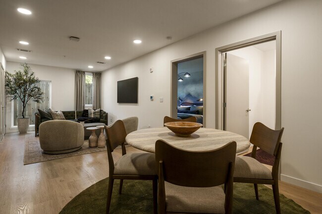 DELUX WeHo