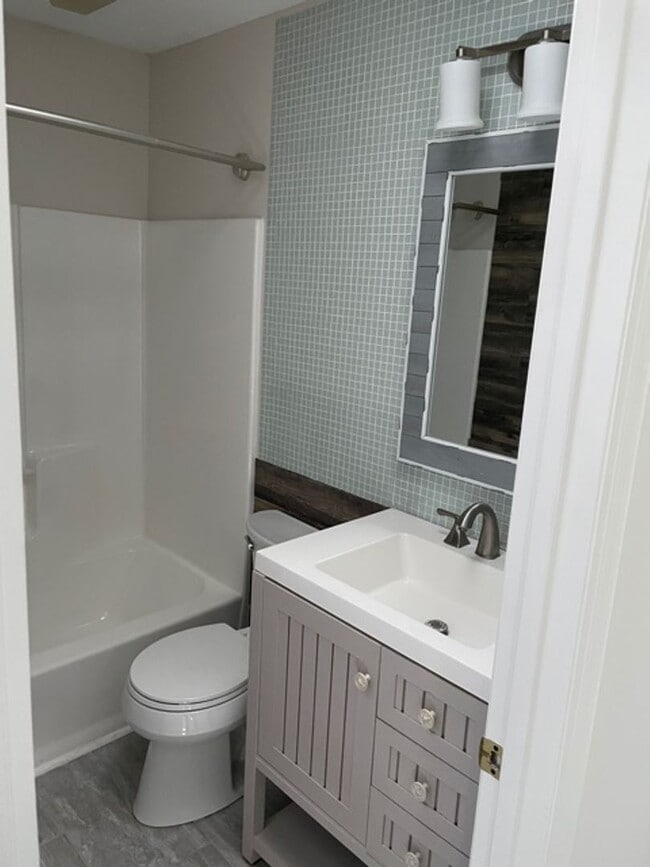 Photo - 25 Honey Locust Cir