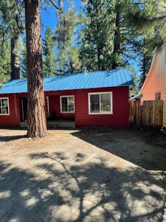 Building Photo - 1129 Martin Ave Unit 1