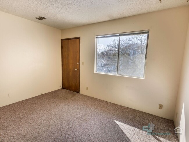 Photo - V-DAY SPECIAL, APPLY TODAY MOVE-IN RENT FREE! Unidad 2130 - 2D