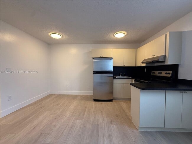 Photo - 131 NW 77th St Unit 6