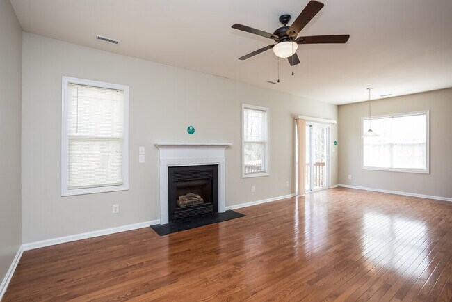 Photo - 200 Willowbrook Cir