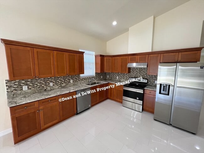Photo - 4 Bed/2 Bath