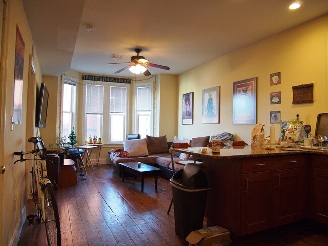 Photo - 731 Parker St