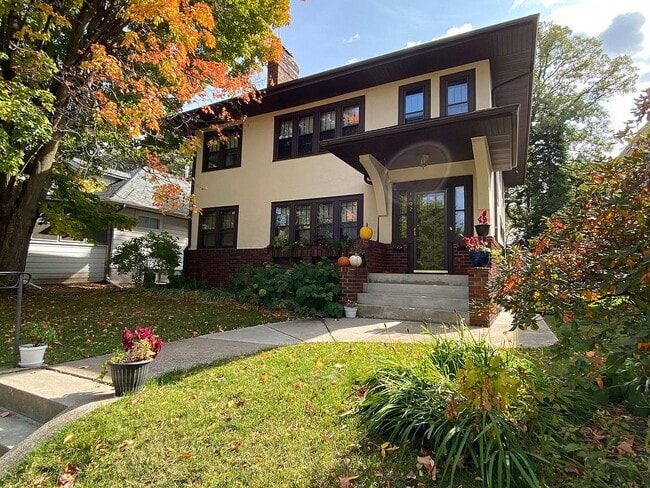 Photo - 1892 Lincoln Ave