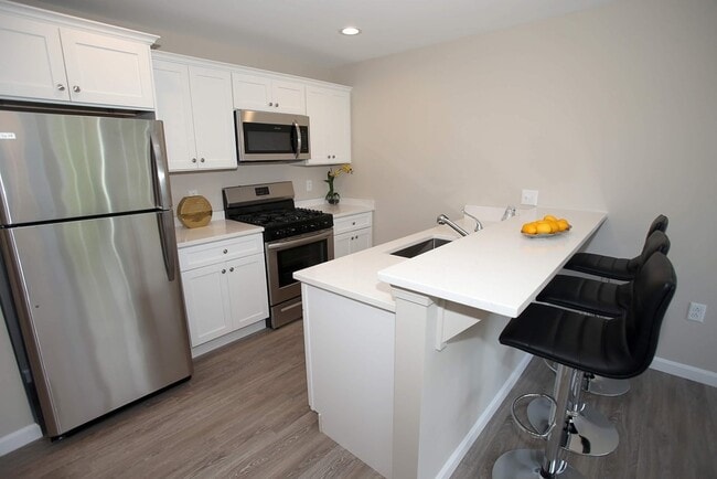 Photo - 30 Temple St Unit 303