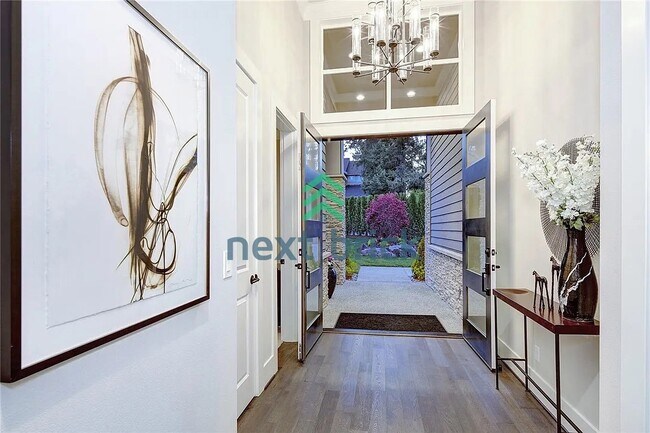 Photo - Luxurious 5-Bed, 5-Bath Oasis in Bellevue's Prime Location!
