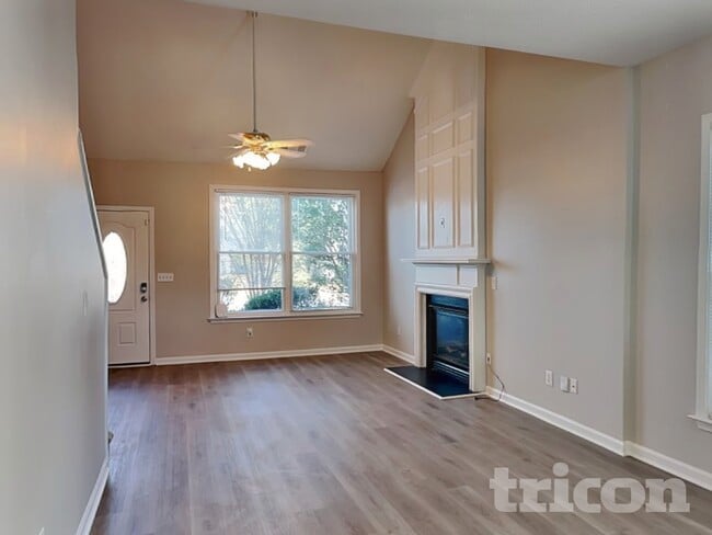 Photo - 1672 Woodsford Rd