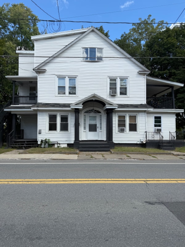 Building Photo - 310 N 5th St Rental