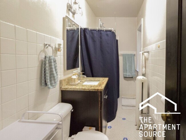 Photo - 1825 W Winona St Unit 3