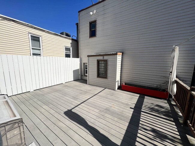 Building Photo - 119 Brunswick St Unit 3