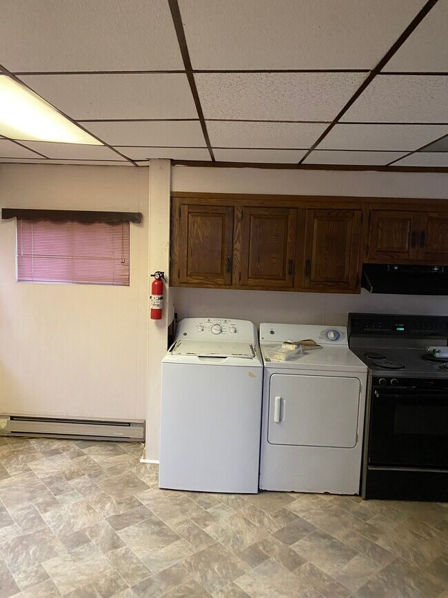 Photo - 334 E 5th St