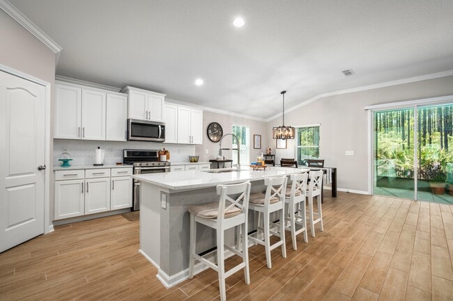 Photo - 320 Glasgow Dr