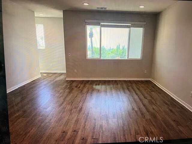 Photo - 688 Highline Way