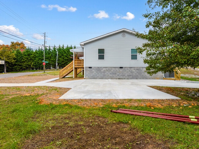 Photo - 6900 Seaver Dr NW