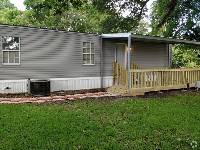 Building Photo - Lafayette Mobile Home For Rent by SLCC!