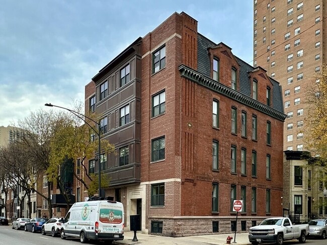 Building Photo - 851 N La Salle Dr Unit A08W