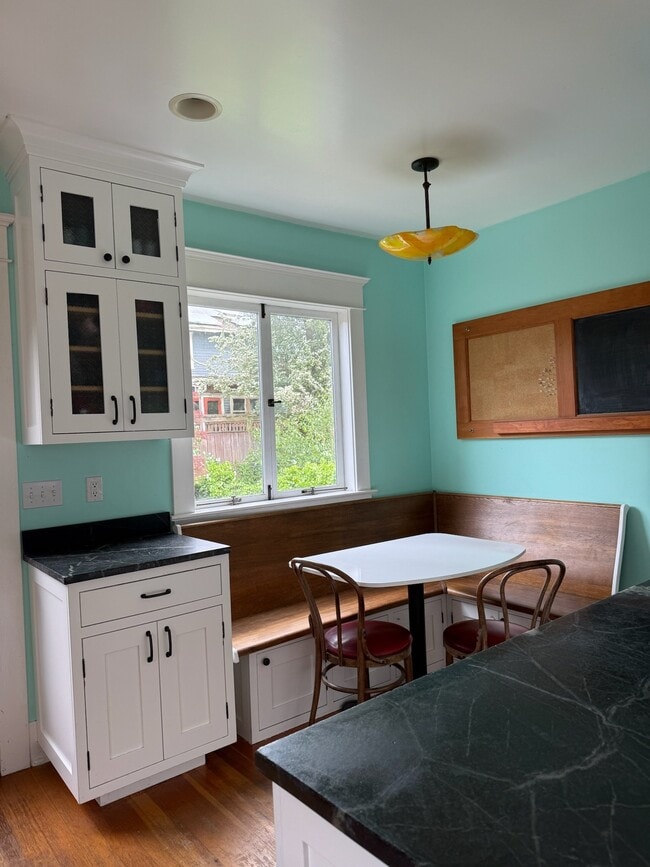 Photo - 4534 Thackeray Pl NE