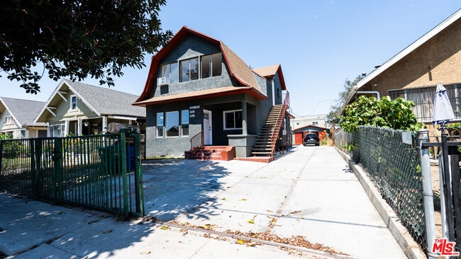 Building Photo - 153 W 51st St Rental