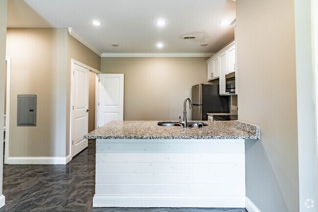 1 habitación, 1 baño - 625 pies cuadrados - Comedor - Otte Center II