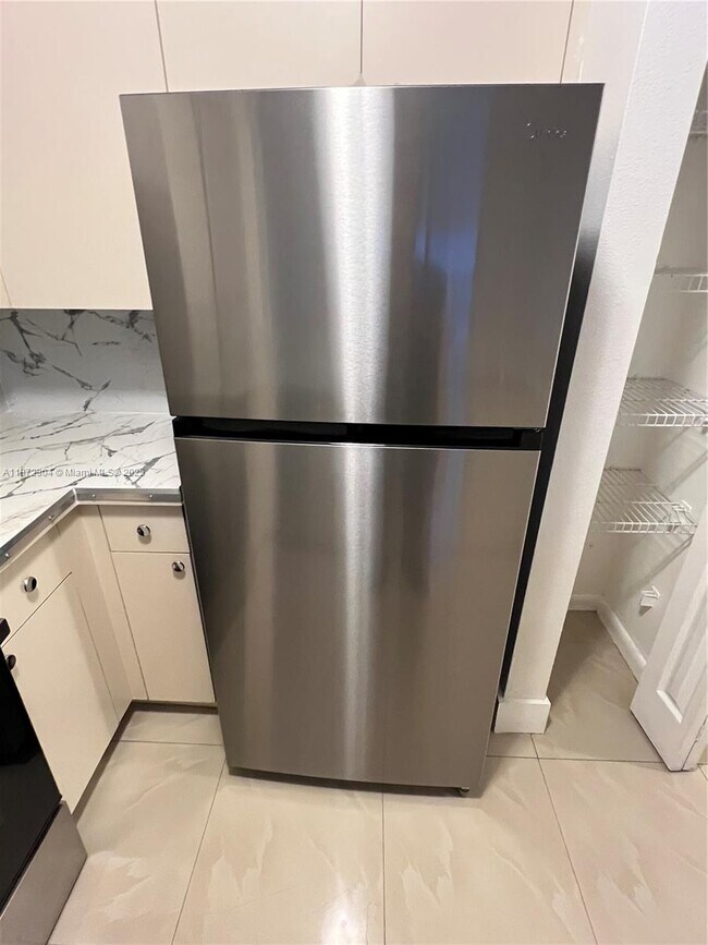 Photo - 11060 SW 196th St Unidad 611