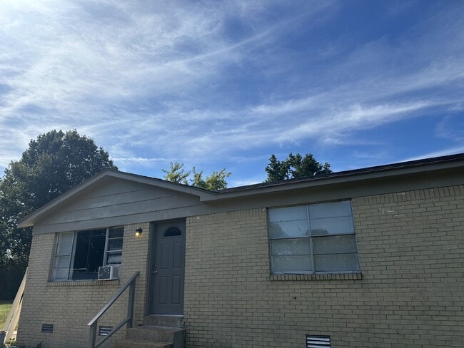 Building Photo - 114 Jelk St Rental