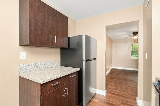 006 - Kitchen