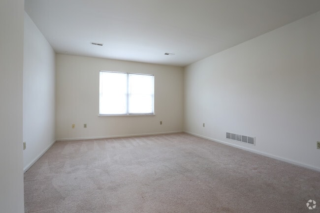 Photo - Courtside Apartments