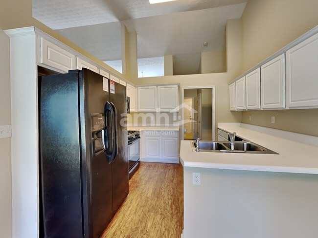 Photo - 2103 Yarbrough Way