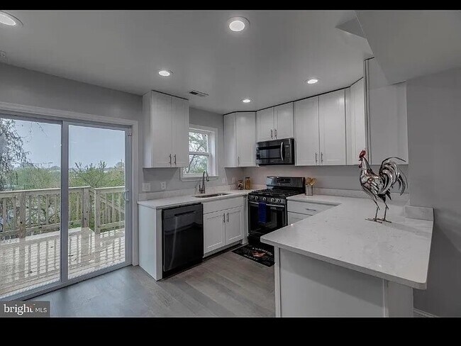 Photo - 5520 B St SE