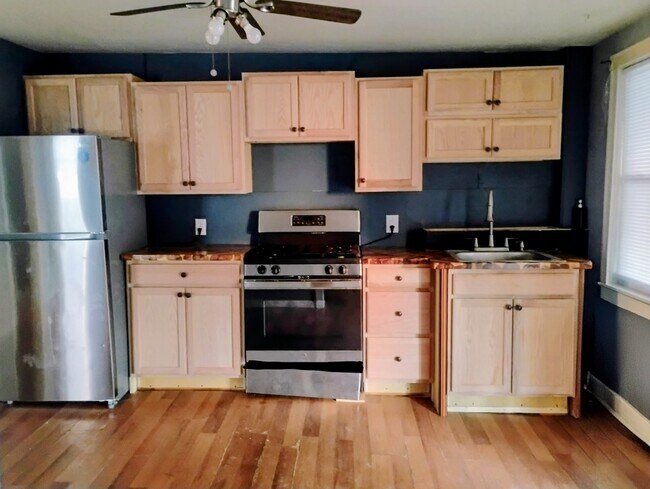 Photo - 100 Ashland St Unit E