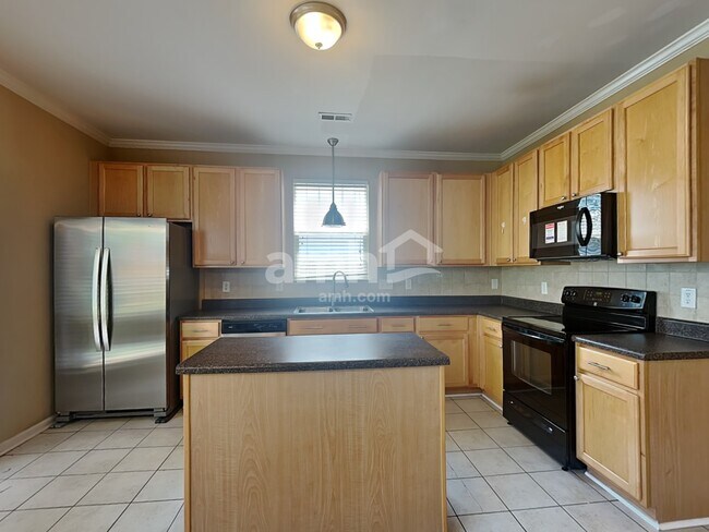 Photo - 409 Stobhill Ln