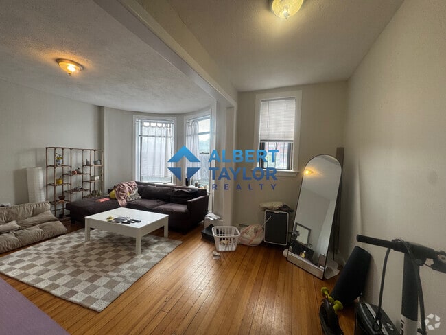 Building Photo - 1955 Beacon St Unit 1 Rental