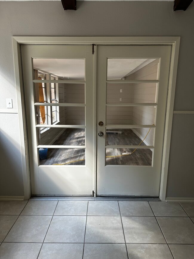 Photo - 2404 Parker Ln