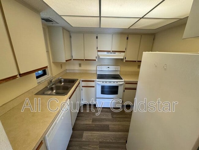 Photo - 19505 Quesada Ave Unidad # BB201