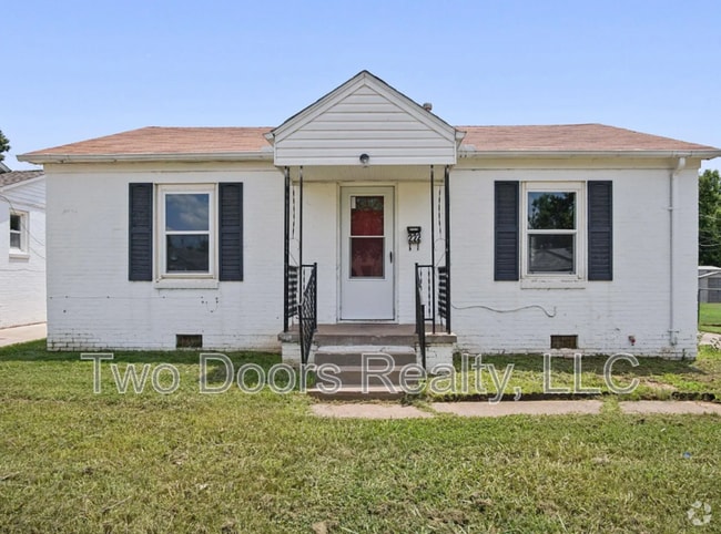 Building Photo - 222 W Fairchild Dr Rental