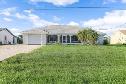 Building Photo - ANNUAL RENTAL: 3-Bedroom Waterfront Home w...