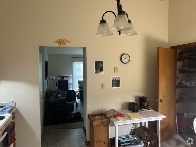 Building Photo - 3011 Lone Pine Rd Unit D Rental