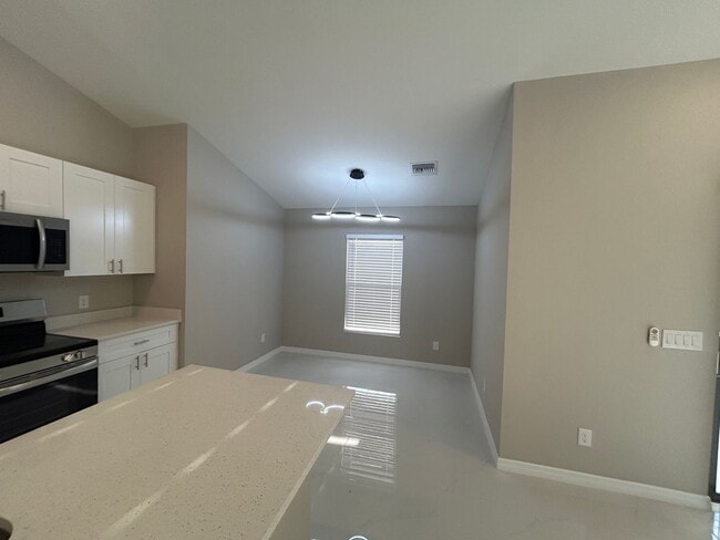 Photo - 2601 NE Juanita Pl