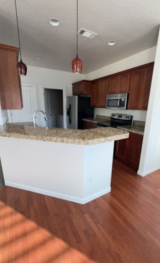 Photo - 3 Bedroom 2 Bathroom Home with 2 Car Garage