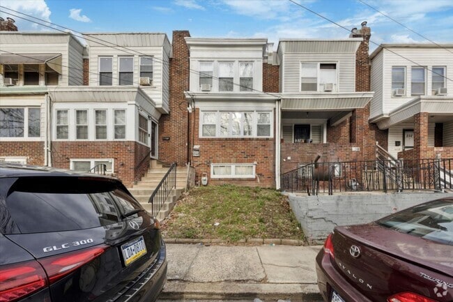 Building Photo - 228 N 6th St Rental