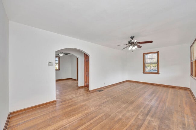 Photo - 8253 Brownsway Ln