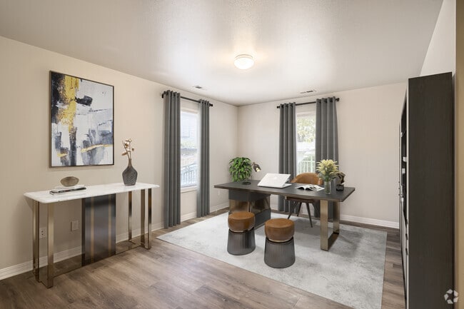 Building Photo - West Hill Rental