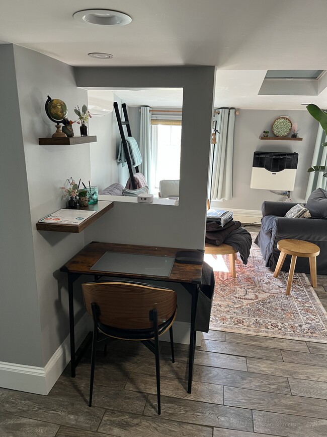 Building Photo - 131 Kimball Rd Unit Lake fnt fully furnished